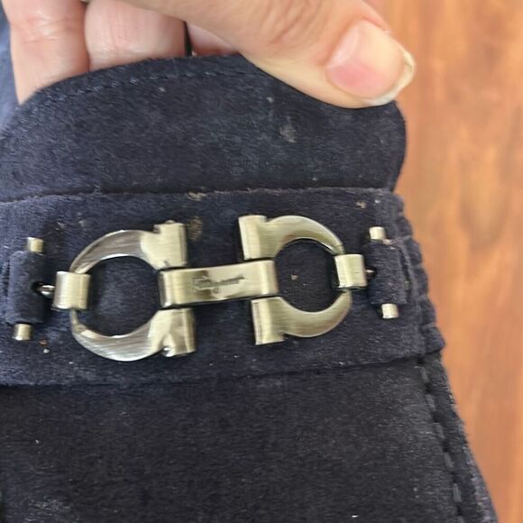 Ferragamo navy suede loafers with silver buckle 42 - Picture 8 of 8
